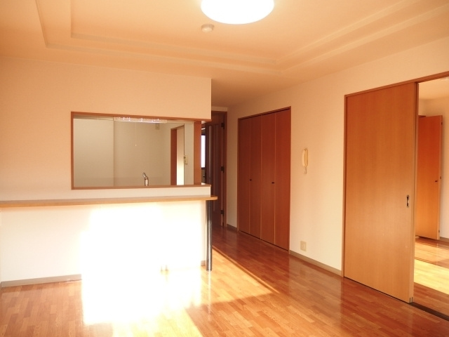 フラワーヒルズ宇頭の居間・リビング