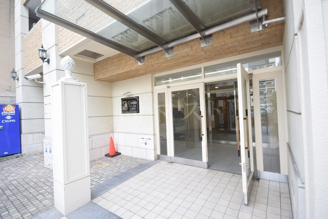 大阪市中央区島之内１丁目の賃貸マンションのエントランス