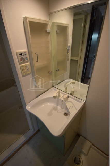 大阪市中央区島之内１丁目の賃貸マンションの洗面所