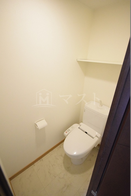 大阪市中央区島之内１丁目の賃貸マンションのトイレ