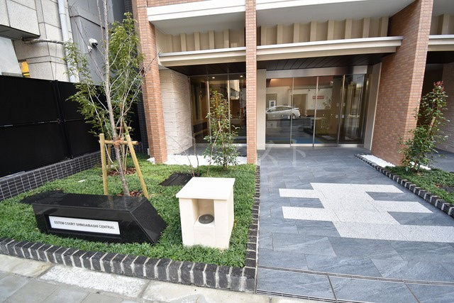 大阪市中央区南久宝寺町２丁目の賃貸マンションのエントランス