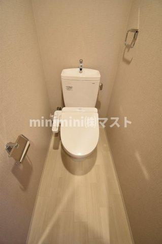 大阪市中央区南久宝寺町２丁目の賃貸マンションのトイレ