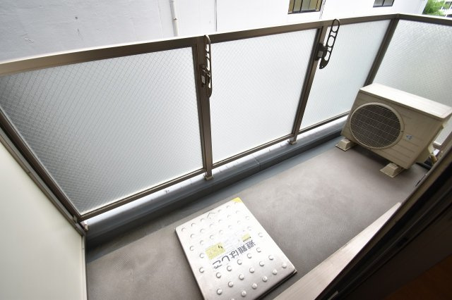 大阪市中央区南本町２丁目の賃貸マンションのバルコニー