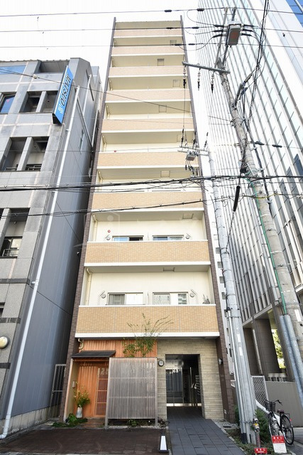 大阪市中央区南本町２丁目の賃貸マンションの外観