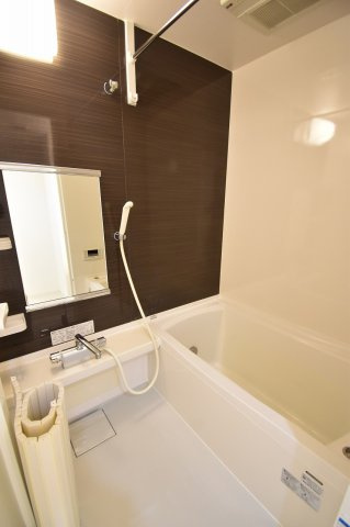 大阪市中央区南本町２丁目の賃貸マンションの浴室