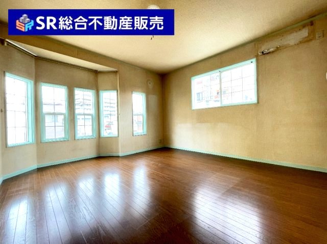 下小阪1丁目中古戸建の駐車場|お車をお持ちの方には嬉しい駐車場はビルトインガレージ（車種による）です！