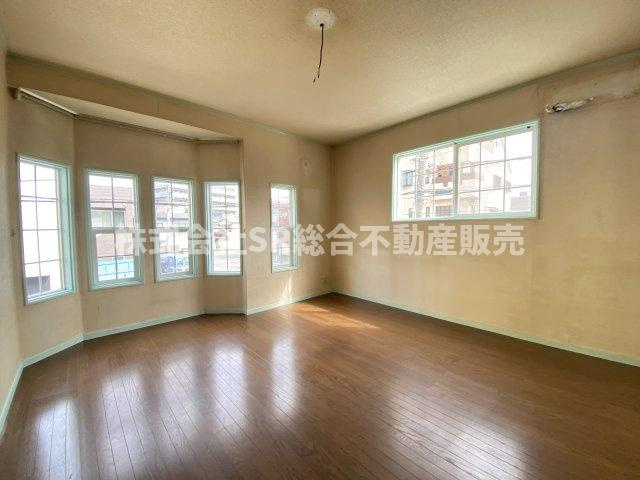 下小阪1丁目中古戸建の居間・リビング|ゆったり過ごせるリビングです