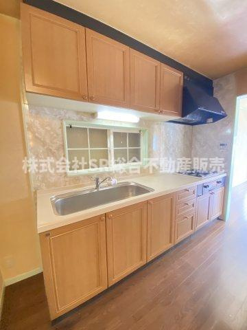 下小阪1丁目中古戸建のキッチン|設備が充実したシステムキッチンで快適にお料理できます！