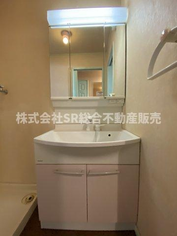 下小阪1丁目中古戸建の独立洗面台|独立洗面台、朝の身支度には欠かせません