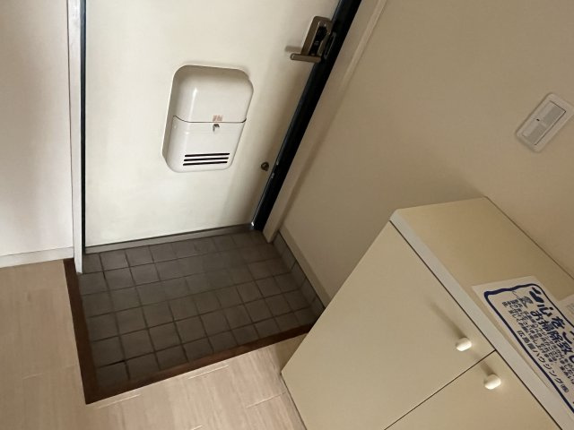 ブラウンコートの玄関