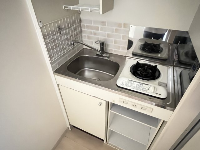 ブラウンコートのキッチン