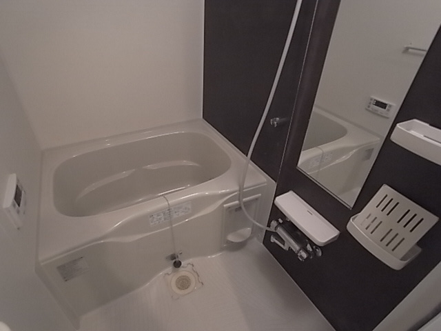 クロシェットⅠの浴室