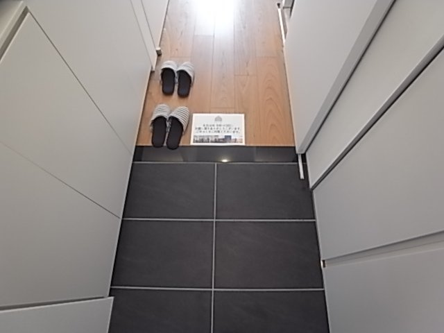 HK SHIN-KOBEの玄関