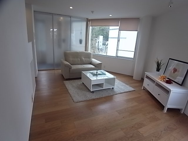 HK SHIN-KOBEの居間・リビング