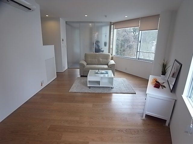 HK SHIN-KOBEの居間・リビング