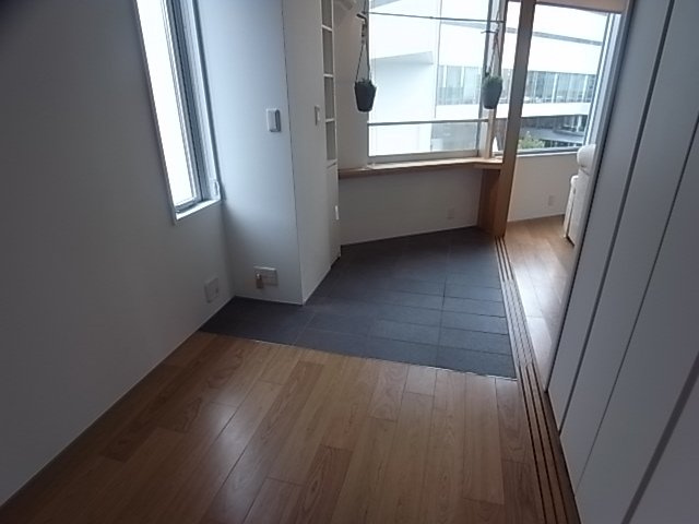 HK SHIN-KOBEの居間・リビング