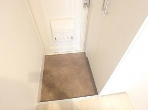 灘ロイヤルハイツの玄関