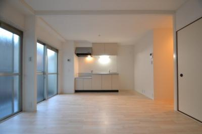 灘ロイヤルハイツの居間・リビング