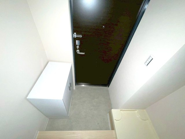 BASE青木（AILE青木2）の玄関