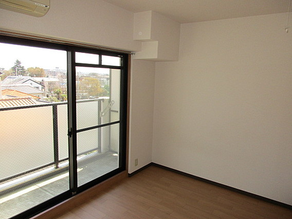 アルシュ住吉の洋室