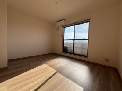 【洋室】 | ヨーロピアンシャレー鵜ヶ池