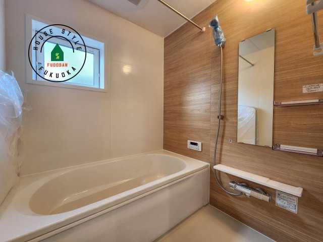 福岡市城南区荒江1丁目第1-2棟（2号棟）の浴室|1日の疲れを癒してくれる広々バスルーム。雨の日のお洗濯にも大活躍な浴室乾燥機付です！