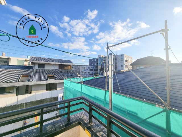 福岡市城南区荒江1丁目第1-2棟（2号棟）の展望|窓から緑が見える物件も魅力的です。