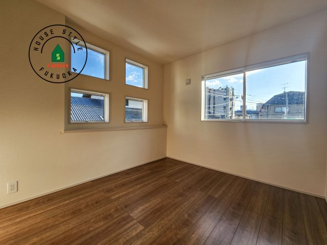 福岡市城南区荒江1丁目第1-2棟（1号棟）の内観：施工例|穏やかな光が差し込む室内には、穏やかな時間が流れます。