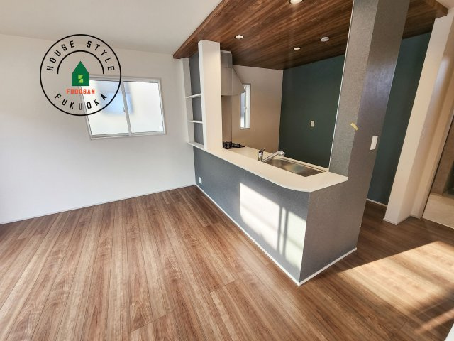 福岡市城南区荒江1丁目第1-2棟（1号棟）の内観：施工例|キッチンから立ち込める香りが今日の料理を期待させます。