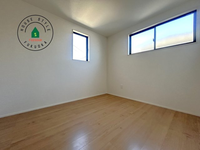 古賀市天神7丁目第5-2棟（2号棟）の内観：施工例|落ち着いた色調の洋室です。