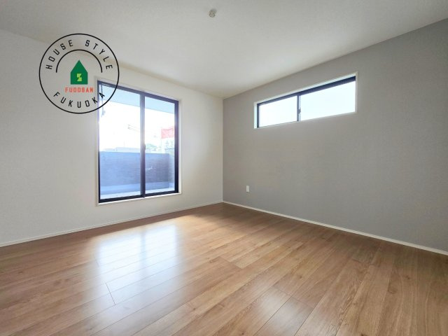 古賀市花見南3丁目第4-1棟（1号棟）の内観：施工例|主寝室には収納力に優れたクローゼットがありますので、お部屋もすっきり片付きます。