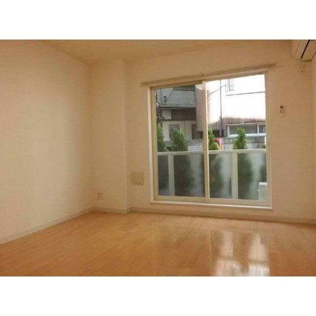 ハピネス西日暮里の居間・リビング