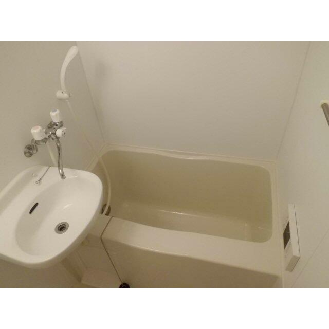 ハピネス西日暮里の浴室