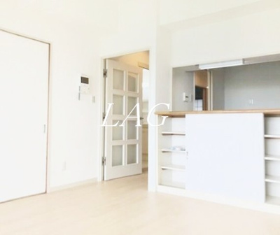 【居間・リビング】 | けやき通り南四番館 | 洋室のお部屋です。