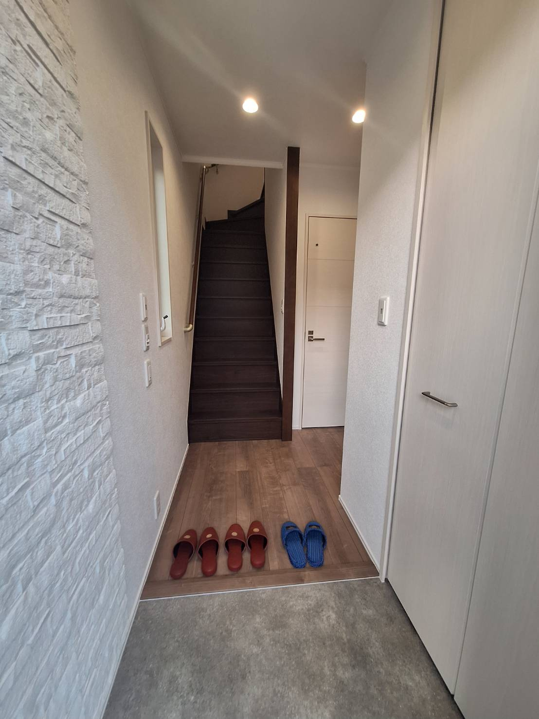 横濱ヒルズの玄関