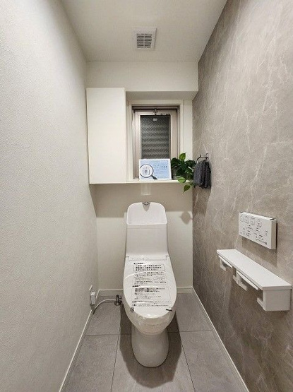 【トイレ】 | アーサー香椎プレッソ | いつも綺麗に清潔に！ウォッシュレット付きトイレです。窓も付いてるので空気の入れ替えも楽にできます