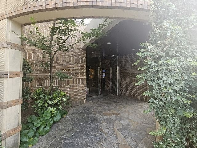  | アーサー香椎プレッソ | 安全に配慮されたオートロックマンションです。室内ＴＶモニタ付インターホンで来訪者を確認できます