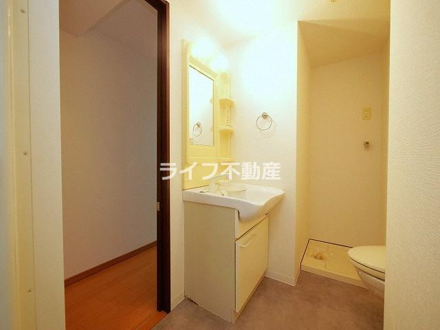 ディナスティ玉造の洗面所|脱衣スペースもあります