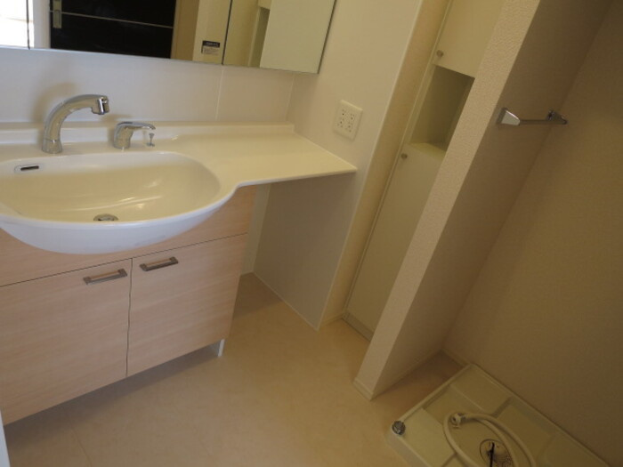 シエロ Bの洗面所|洗面所 洗髪洗面化粧台あり