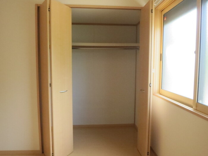 ウィルモア新松戸 A棟の洋室|洋室収納