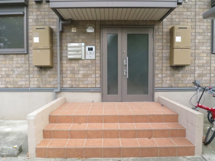 ウィルモア新松戸 A棟のエントランス|エントランス