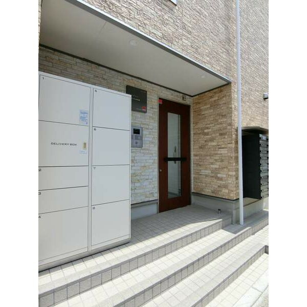 リブリ・アルバ中村公園のエントランス