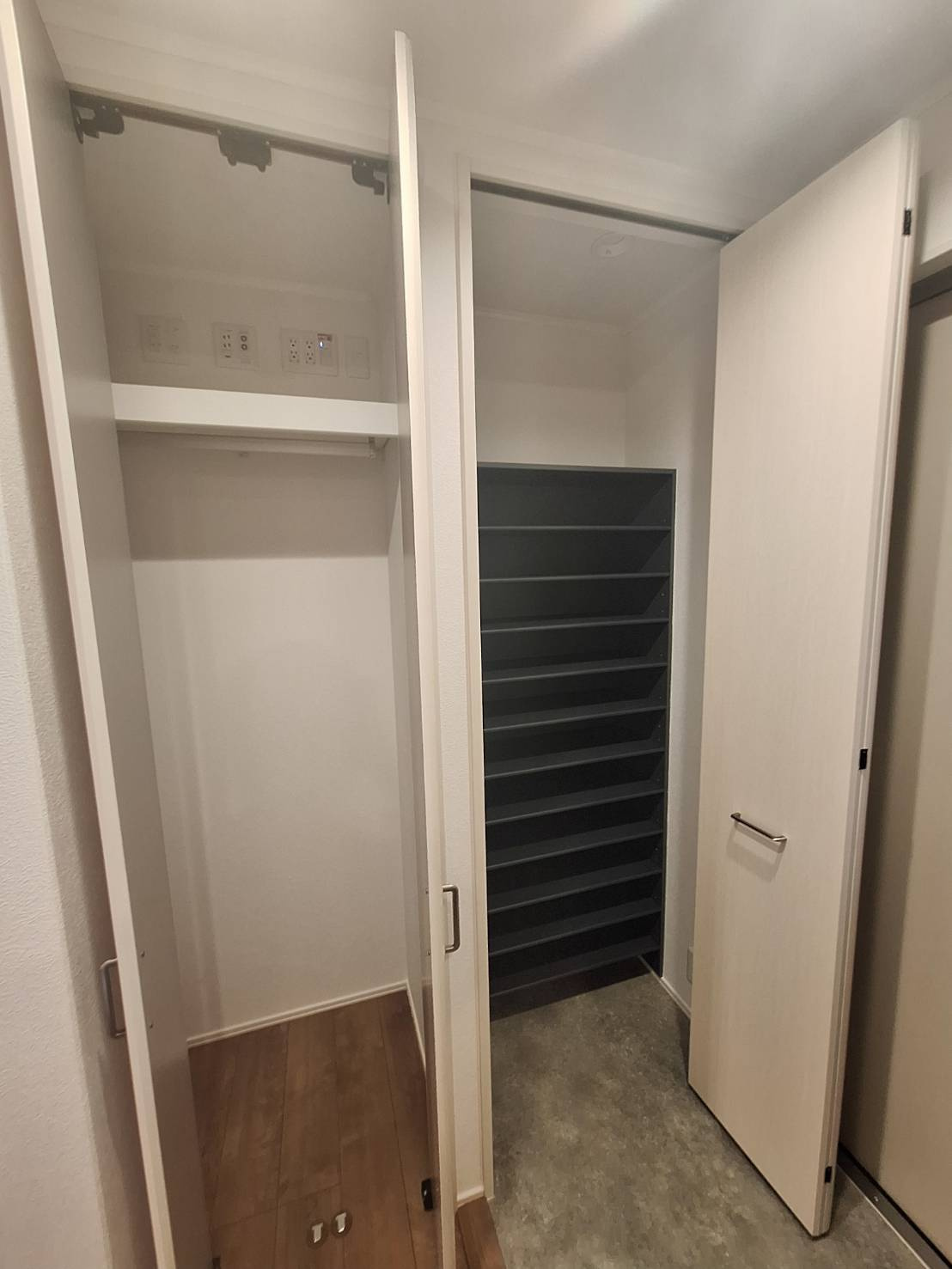 横濱ヒルズⅡの玄関