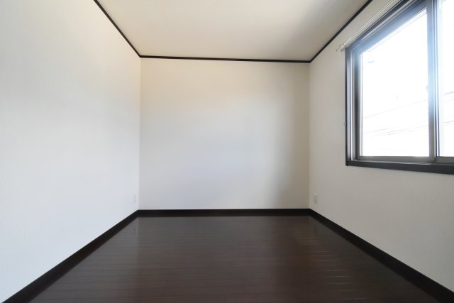 フレッツァ西宮堤町の洋室