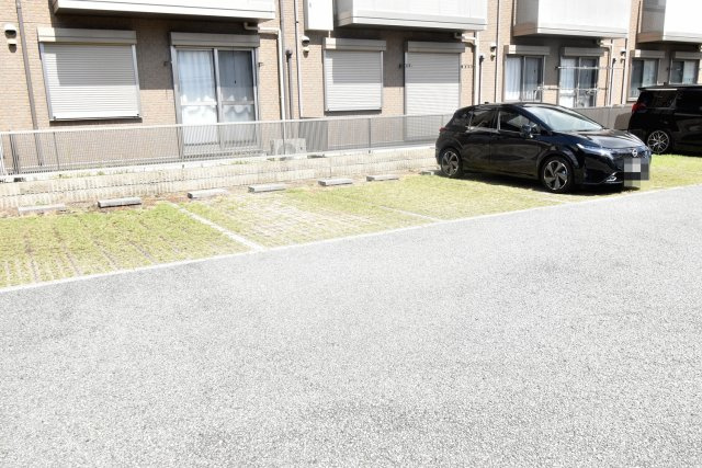 フレッツァ西宮堤町の駐車場
