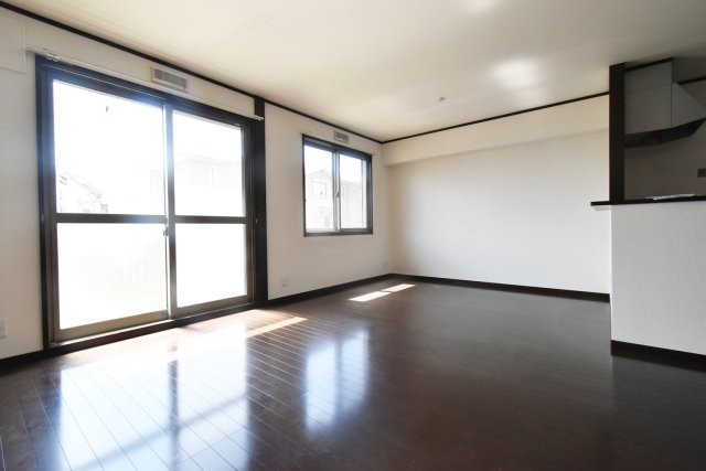 フレッツァ西宮堤町の居間・リビング