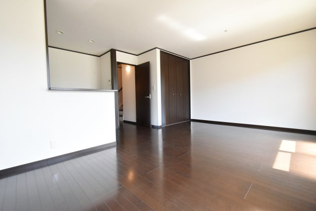 フレッツァ西宮堤町の居間・リビング