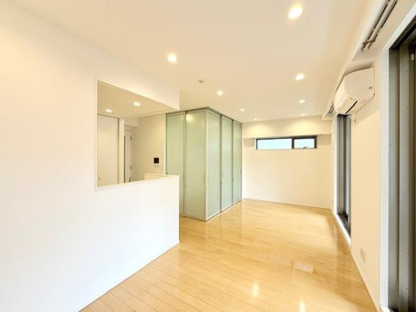 アパートメンツ三田の居間・リビング