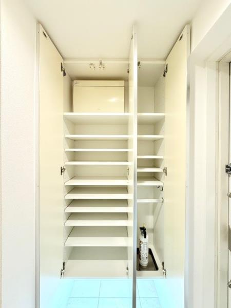 アパートメンツ三田の居間・リビング