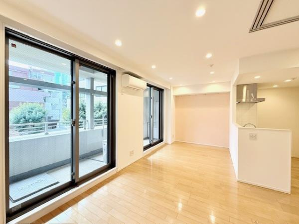 アパートメンツ三田の居間・リビング